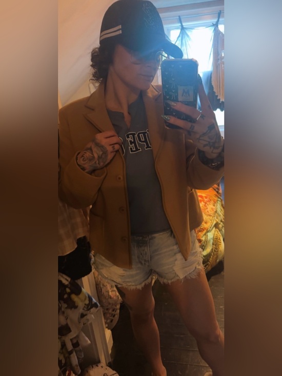 Jones New York Jackets & Blazers - VINTAGE Jones New York Blazer- Camel Color
